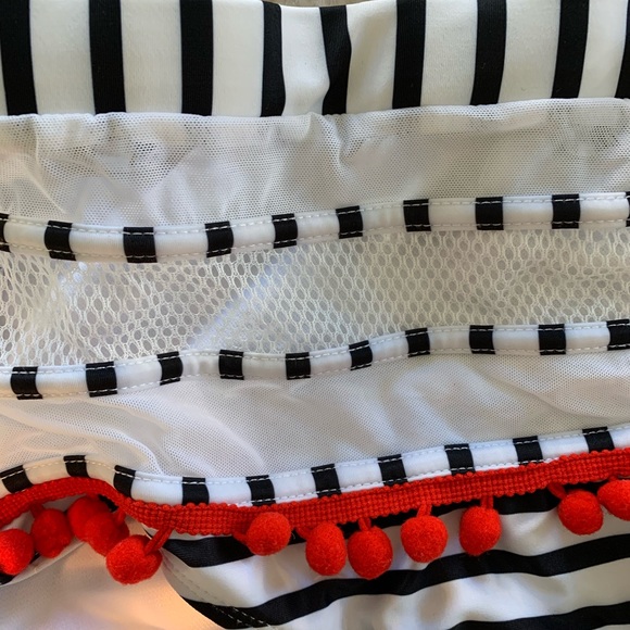 Bikini - Picture 2 of 4